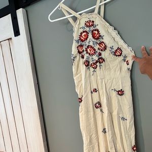 Free people maxi dress with gorgeous embroidery detail throughout. Size 10